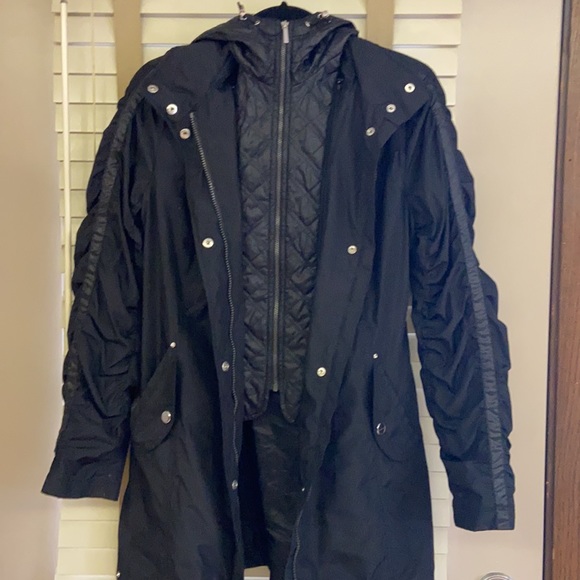 Laundry by Shelli Segal raincoat - Picture 2 of 4